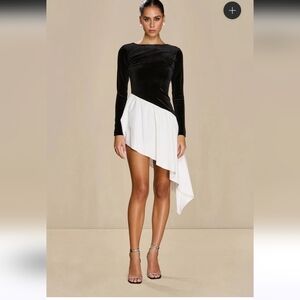 NWT Sonya Amora Dress Size M